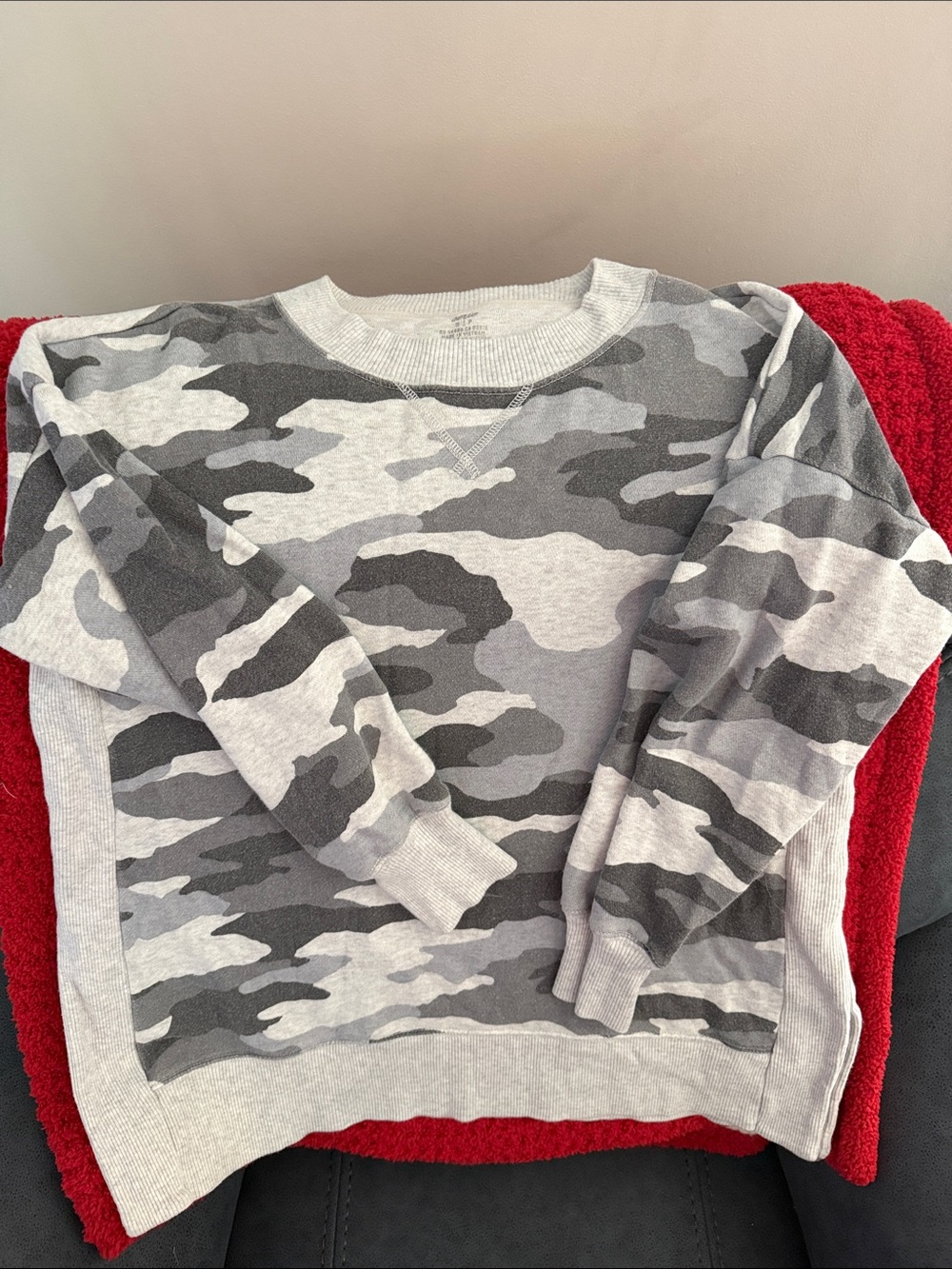 American Eagle Outfitters Gray Camouflage Pullover Sweatshirt